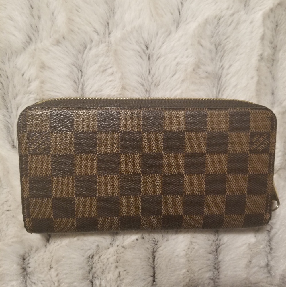 Louis vuitton full zipper 7 compartment walet